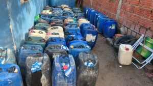 A Rádio Patrulha da Polícia Militar durante policiamento ostensivo prende homem em flagrante por contrabando de combustível