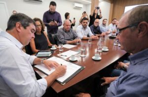 Fim da poeira e do barro: novos convênios vão levar asfalto a bairros de Coronel Sapucaia