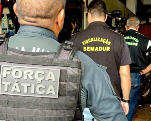 PMMS e SEMADUR fiscalizam oficinas mecânicas no centro da capital