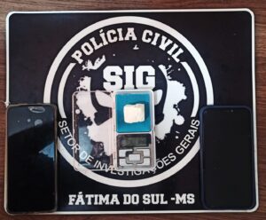 Polícia Civil prende uma mulher e apreende um adolescente por tráfico de drogas em Fátima do Sul