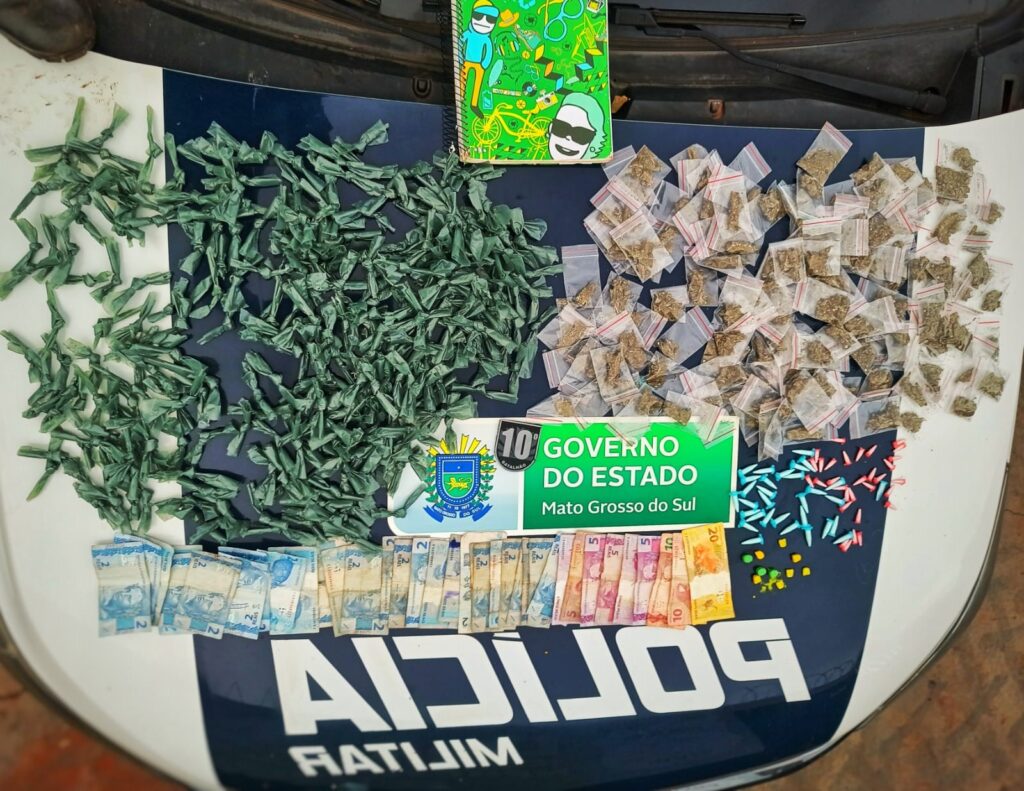 10º BPM prende indivíduos e desarticula ponto de venda de entorpecentes