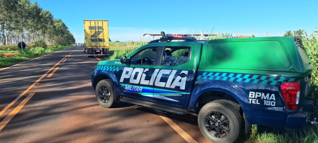 Batalhão de Polícia Militar Rural e Polícia Militar Ambiental recuperam carreta roubada em São Paulo que teve motorista sequestrado