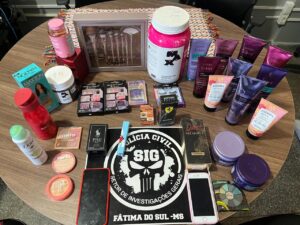 Dupla que praticava estelionatos em comércio de Fátima do Sul é presa pela Polícia Civil