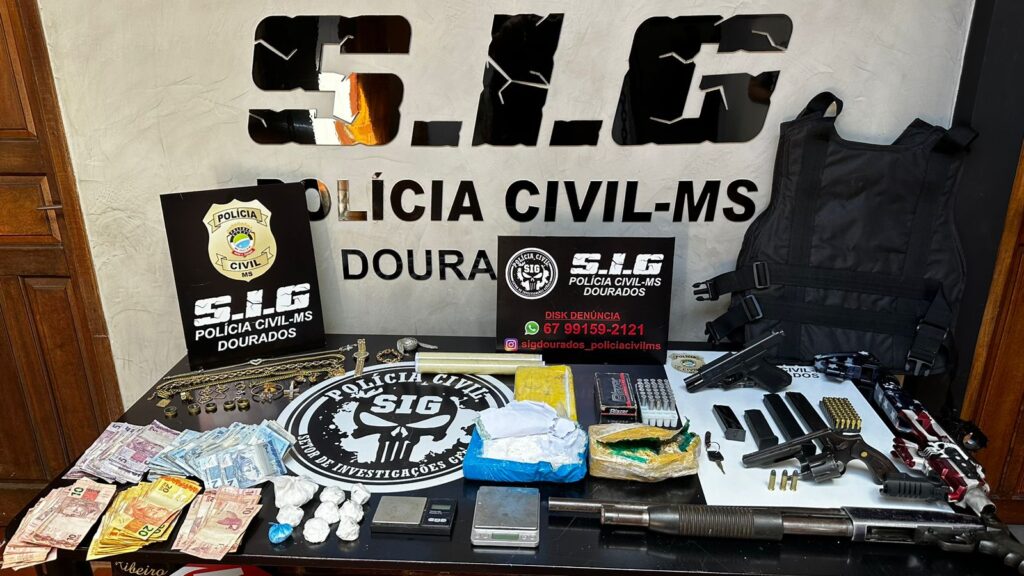 Durante investigações de homicídios, Polícia Civil apreende armas e drogas em Dourados
