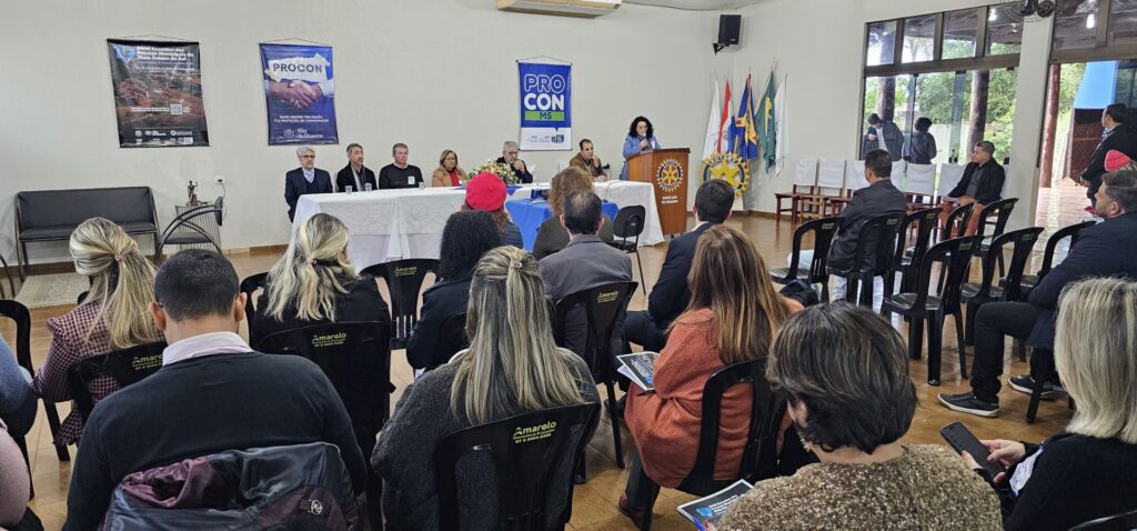 Encontro de Procons: especialista defende tratamento digno a superendividados