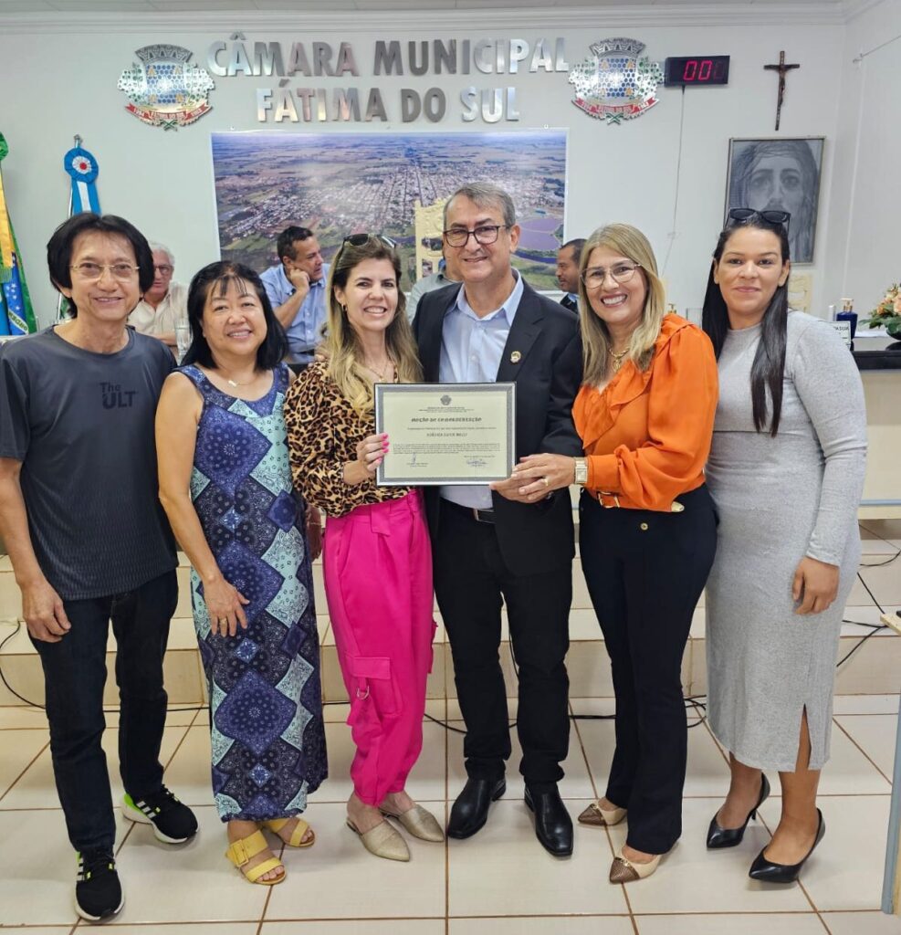 Escrivão da Polícia Civil é homenageado por vereadores de Fátima do Sul, pelos 30 anos de serviços prestados