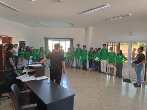 Polícia Civil realiza palestra aos alunos de escola municipal em Brasilândia