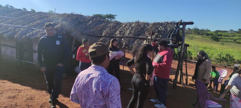 Polícia Civil resgata mulher paraguaia e bebê de 11 dias que estava em cárcere privado em aldeia na fronteira do Brasil com o Paraguai