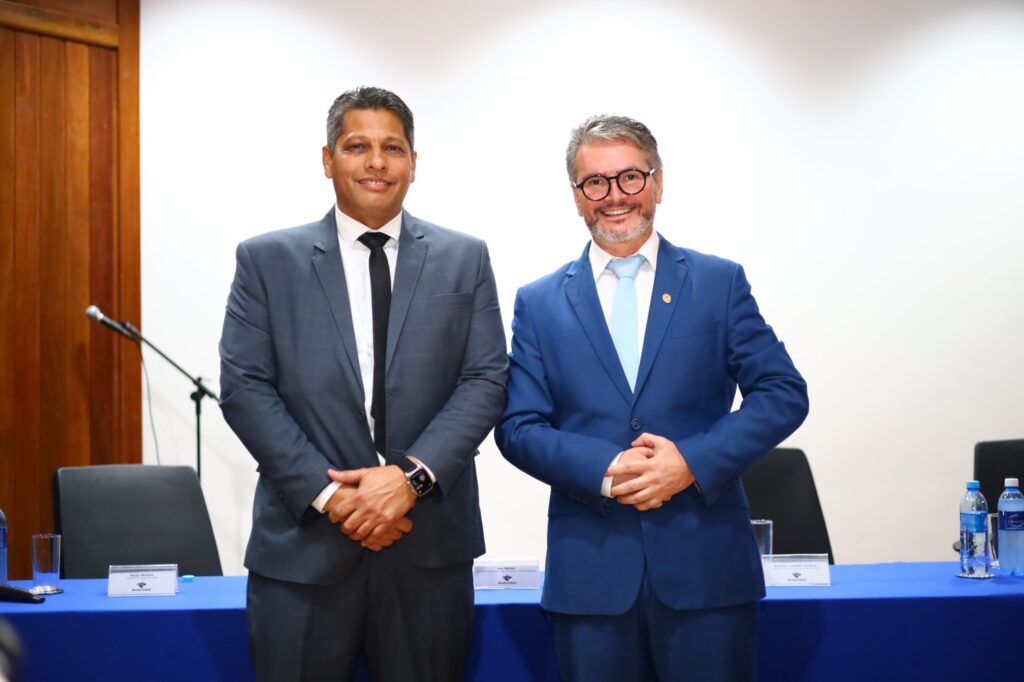 Delegado-Geral da Polícia Civil de Mato Grosso do Sul prestigia posse dos novos delegados da Receita Federal em Campo Grande