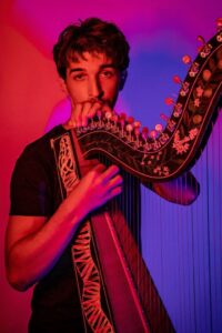 Ossuna Braza e Marcos Assunção abrem o Som da Concha 2024; show será no dia 7 de julho