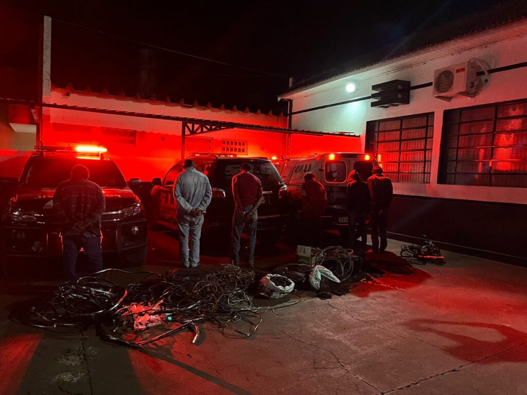 Polícia Civil deflagra operação e, com apoio da Polícia Militar, prende quatro pessoas envolvidas com furto e receptação de fios em Rio Brilhante
