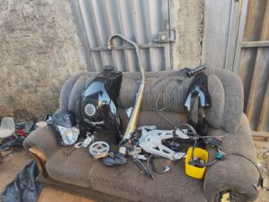 Polícia Civil elucida roubo, recupera moto já desmontada e prende o receptador em flagrante