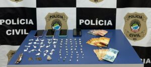 Polícia Civil prende dois homens em flagrante por tráfico de drogas e fecha boca de fumo em Juti