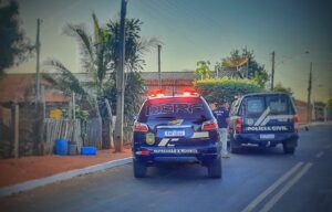 Polícia Civil prende dois por tráfico de drogas em Sonora