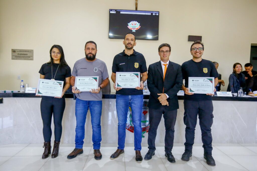 Policiais civis lotados em Rio Verde são homenageados pela Câmara Municipal em reconhecimento aos serviços prestados à comunidade